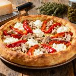 Ricetta facile: torta salata con peperoni e tonno per ogni occasione