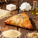 Tiropita croccante: scopri la ricetta deliziosa dello street food greco