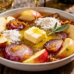 Antica ricetta di mele dorate e cipolle in brodo: ritorno di un piatto tradizionale