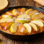 Ho provato la torta tatin in padella: non crederai al risultato!