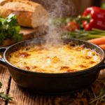 Addio raclette: questo formaggio filante è tornato di moda ed è più sano