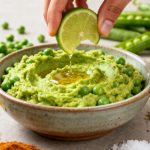 Ami il guacamole? Sostituisci l’avocado con questo ingrediente (e spendi 3 volte meno)