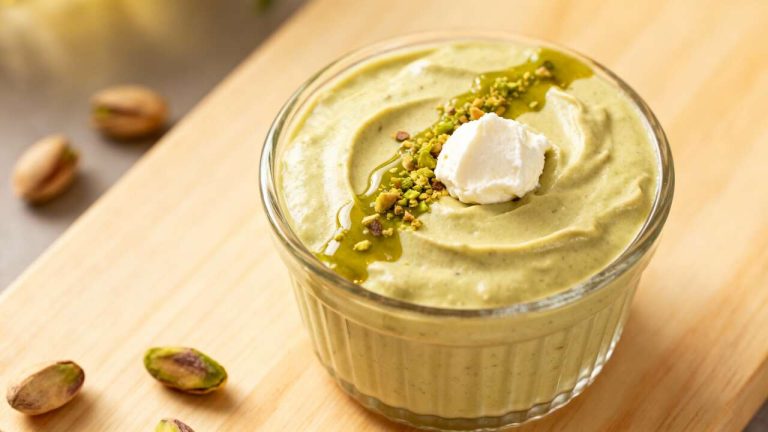 Crema al pistacchio veloce: solo 3 ingredienti per un dessert irresistibile